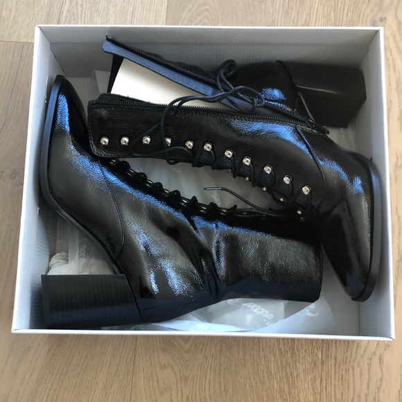 Black patent leather lace-up boots NEVER WORN - Picture 6 of 6
